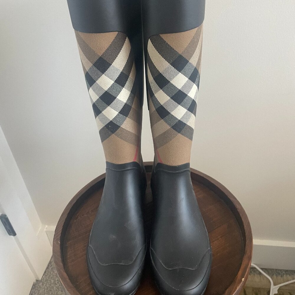 BURBERRY Womens rain boots